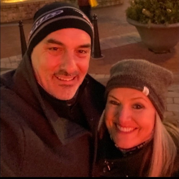 Happy Poshing - Picture 2 of 6